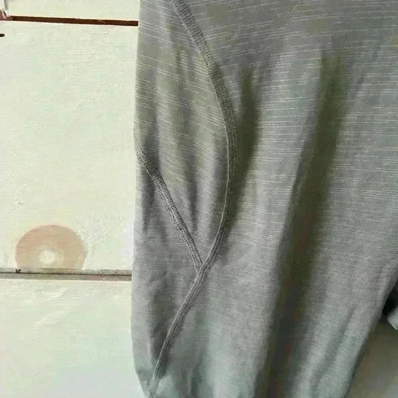 Outdoor Voices TechSweat leggings, size medium. Gray in color. EUC - Picture 3 of 5